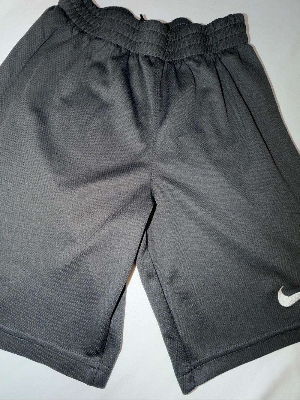 Nike Mesh Boys Gray Athletic Shorts Y/M. 0021